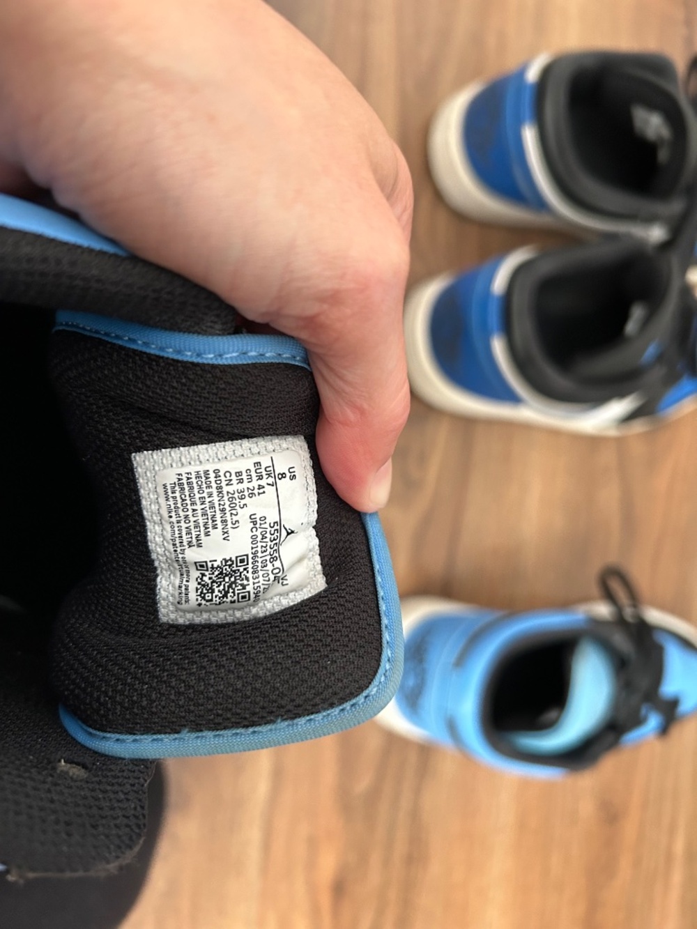 Men’s Jordan Sneakers - Picture 8 of 9